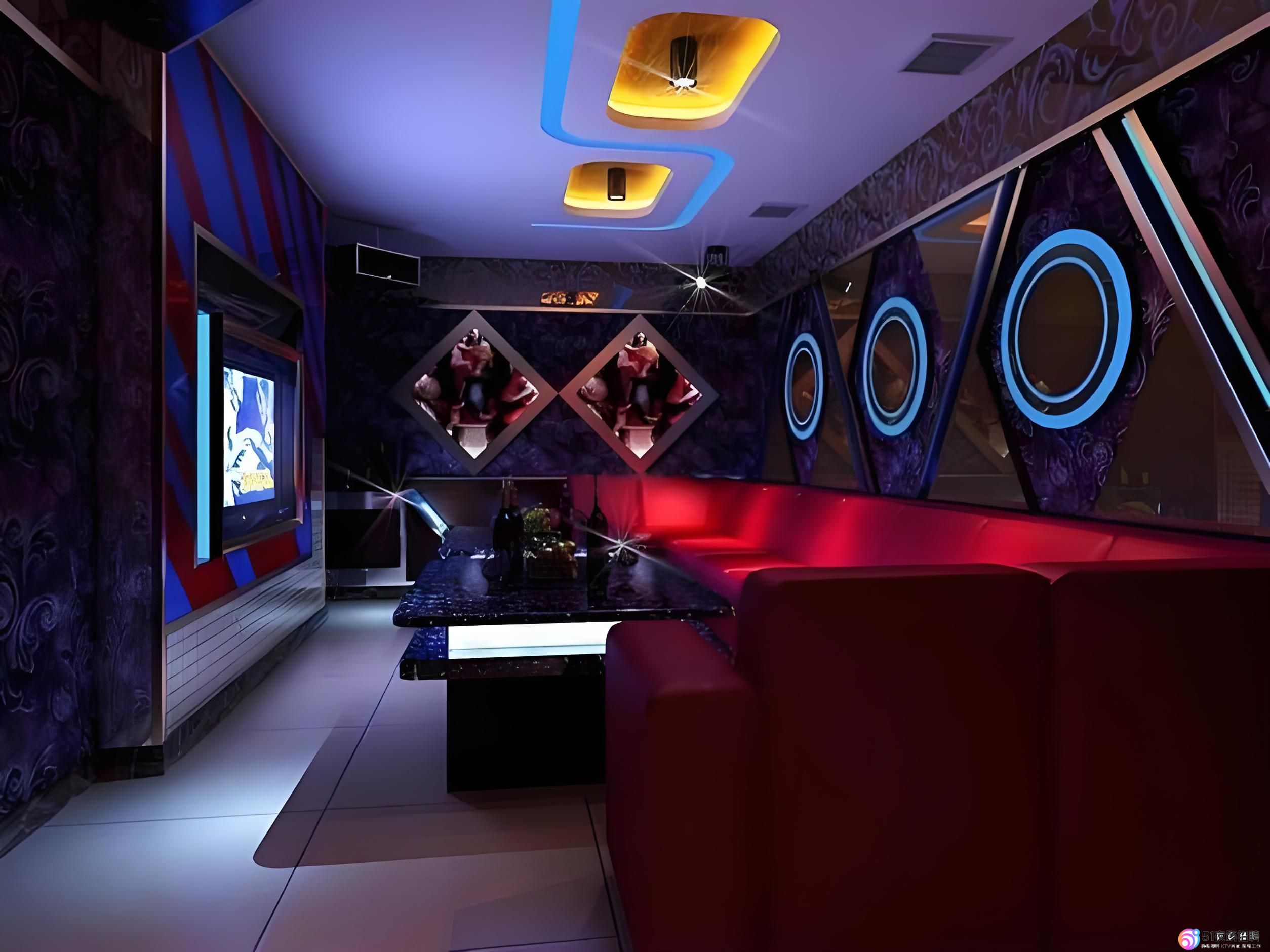 深度解析郑州夜总会警察查处事件：影响与问题